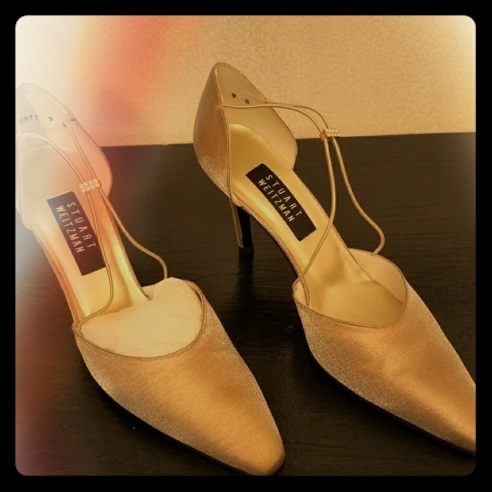 Stuart Weitzman pump